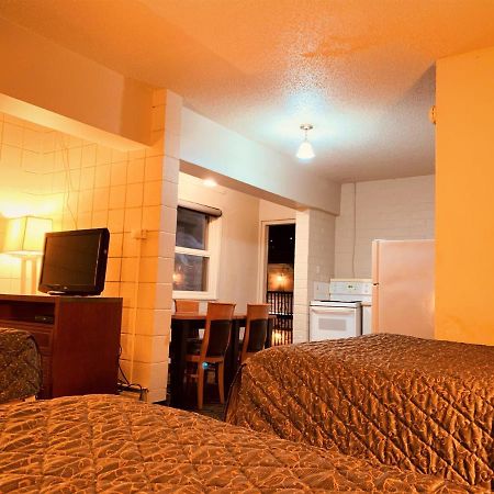 Red Carpet Inn & Suites Calgary Bagian luar foto