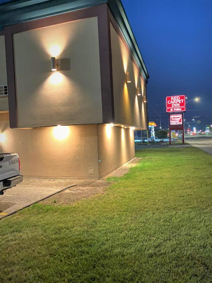 Red Carpet Inn & Suites Calgary Bagian luar foto