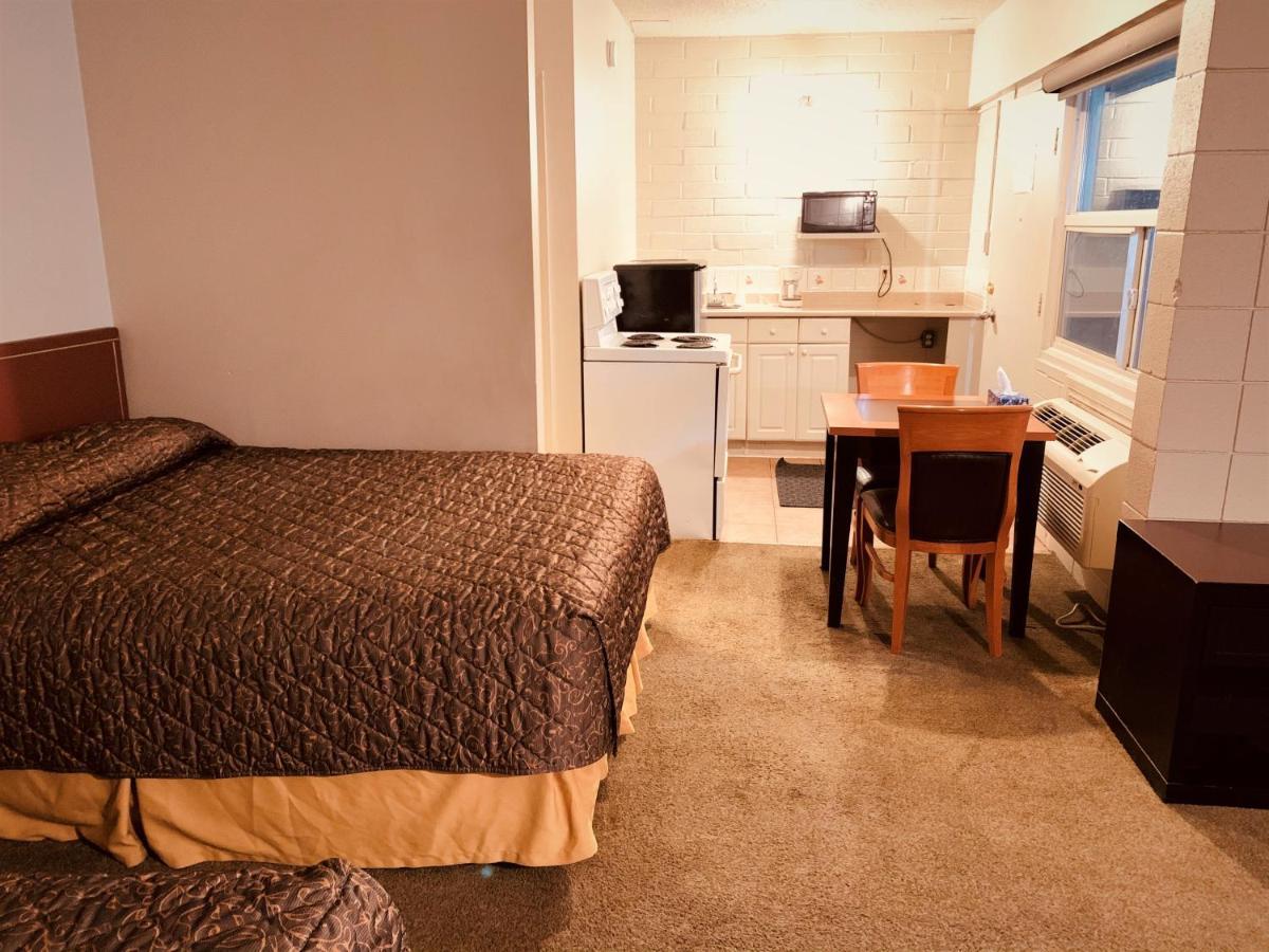 Red Carpet Inn & Suites Calgary Bagian luar foto