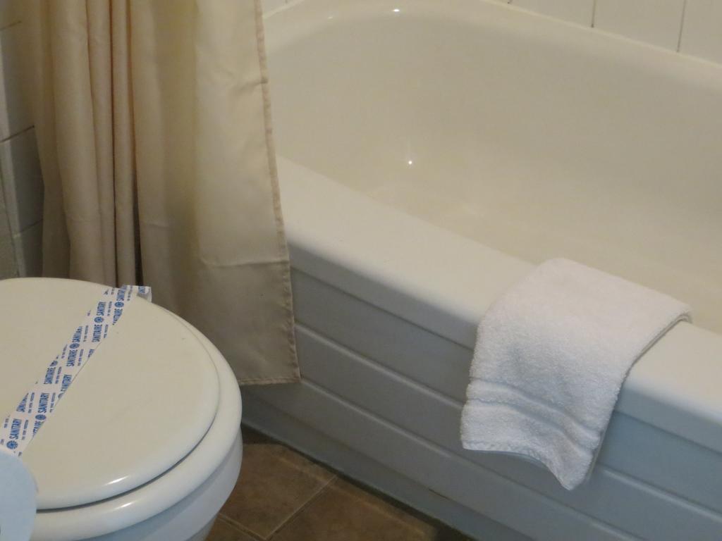 Red Carpet Inn & Suites Calgary Ruang foto
